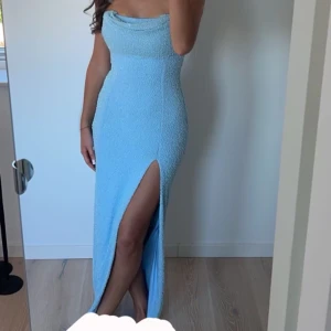 Oh polly klänning - Blå Oh Polly klänning. Så fin färg och sitter så fint😍🩵