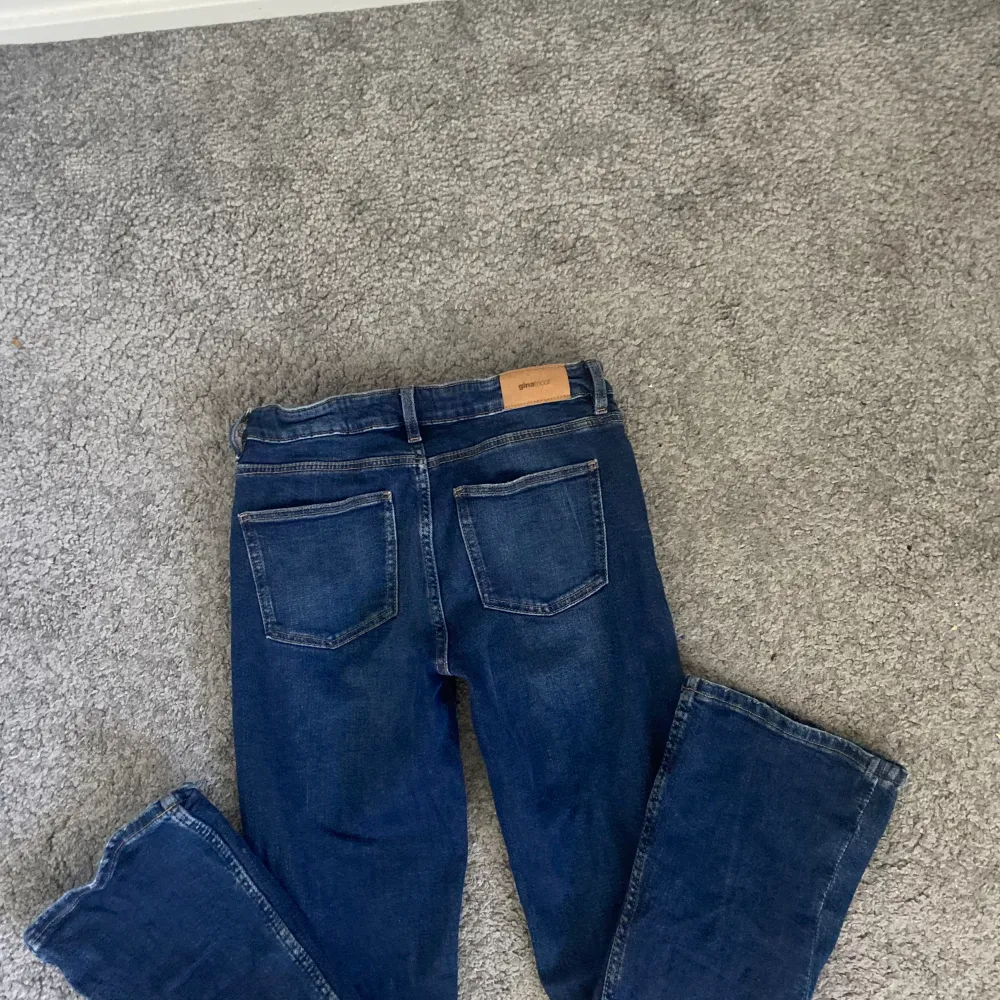 Säljer mina lågmidjade bootcut jeans, inte kommit till användning som nya❤️. Jeans & Byxor.