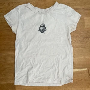 Brandy tshirt  - En jättesöt brandy tshirt/topp i storlek s?, säljer pga att den inte används längre. Köparen står för frakt och pris kan diskuteras🤍