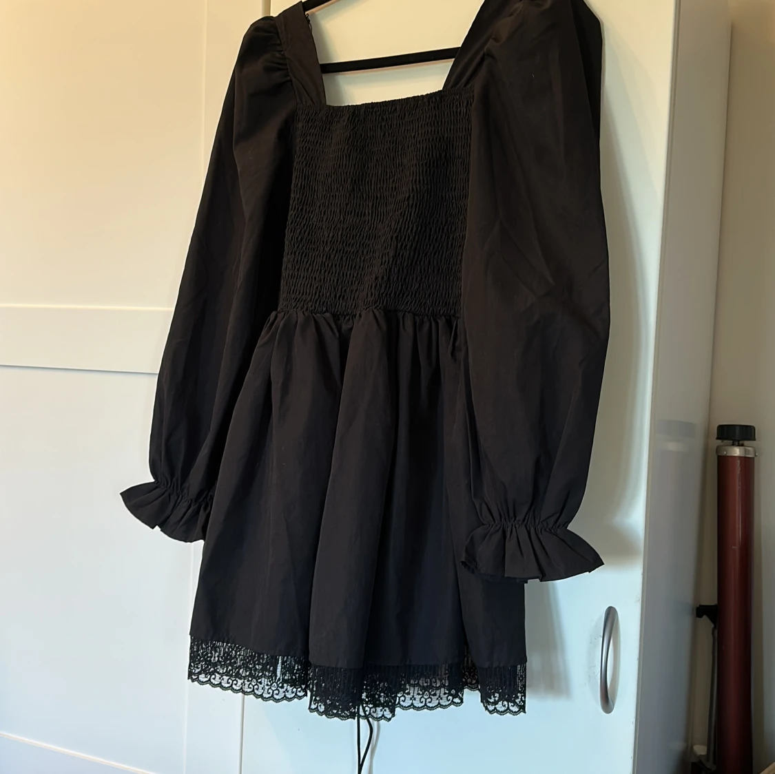 Svart piffig klänning  - 91