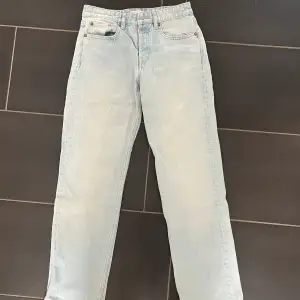 Zaras midwaist jeans som är sparsamt använda! 