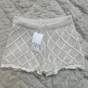 Virkade shorts - Helt nya, prislapp kvar🤍 storlek M, men passar även S