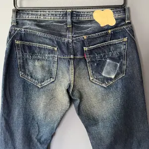 N(n) jeans från 2008, väldigt bra skick. Kvitto finns från en trusted source. Storlek 3 med 30 i längd. Mått kommer snart. Hör av er för frågor eller mer bilder!