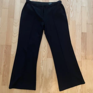 Pleated Kostymbyxor  - Kostymbyxor från H&M, storlek M.