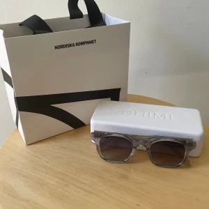 Chimi 02 - Gråa chimi 02 i väldigt bra skick. Kan gå ner i pris vid snabb affär. 