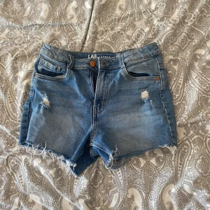 Jeans shorts!! - Mycket bra skick. Nästan aldrig använt!