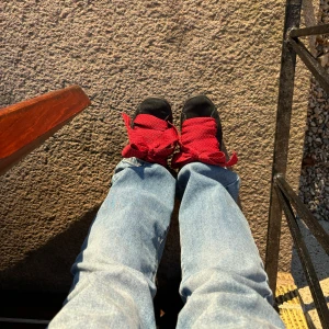 Puma skor - Säljer dessa super coola lanvin liknande skor! Skosnörerna är köpa på instagram och skorna är köpta från sellpy 🙌🏽