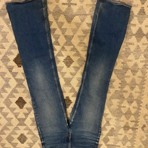 Blåa bootcut jeans  - Bra skick,fina
