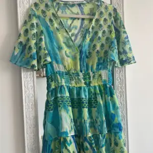 Blå grön glittrig klänning från zara 