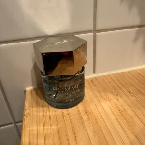 Yves saint laurent cologne bleue - Extremt go doft. Använd ca 1/5. 60ml