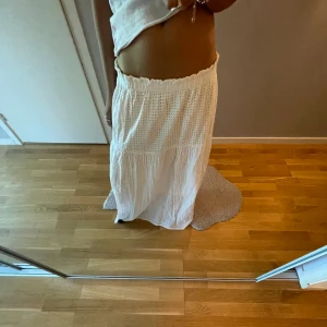 Långkjol - Spetsig långkjol !! ☺️