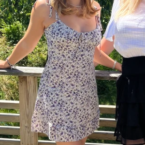 Söt miniklänning  - Söt miniklänning