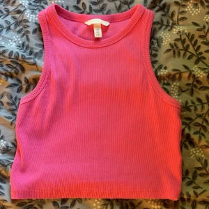 Rosa linne hm  - Säljer detta fina rosa linne från hm, storlek S, oanvänt 