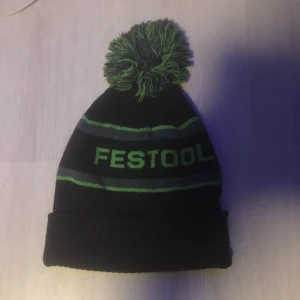 Mössa helt ny  - Mössa helt ny 9/10 skick. Snygg till kalla dagar och på vintern 