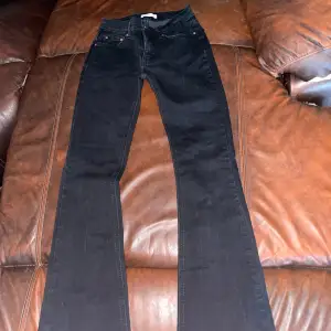 Jeans från Gina tricot, använda 3-4 gånger men är för små 