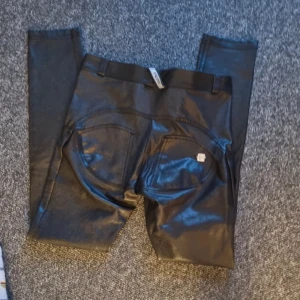 Freddy Wrup  - Använd ca två gånger som nya, storlek s högmidja nypris ca 1700kr