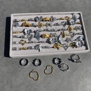 Rostfria ringar  - 45kr/st 😍😍 ni hittar annonser på alla på min sida🤍 jag säljer även en massa andra handgjorda smycken som ni också ser på min sida🤗