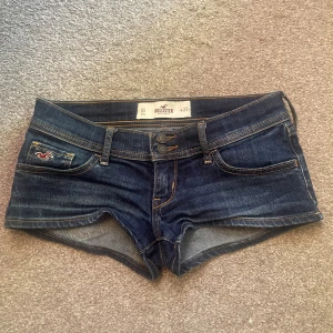 Hollister shorts - Hollister shorts i bra skick, aldrig använda utav mig. Säljer pga att dem är för små för mig 
