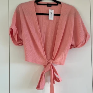 Tröja  - Storlek XXS passar mig som är S! Prislappen kvar