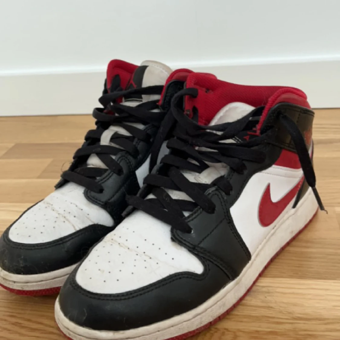 Air Jordan 1 Mid  - 90