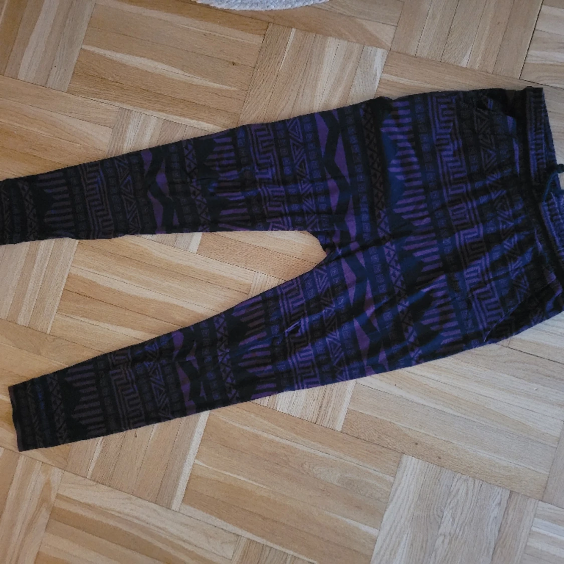 Byxor mönstrade lila/svart - 91