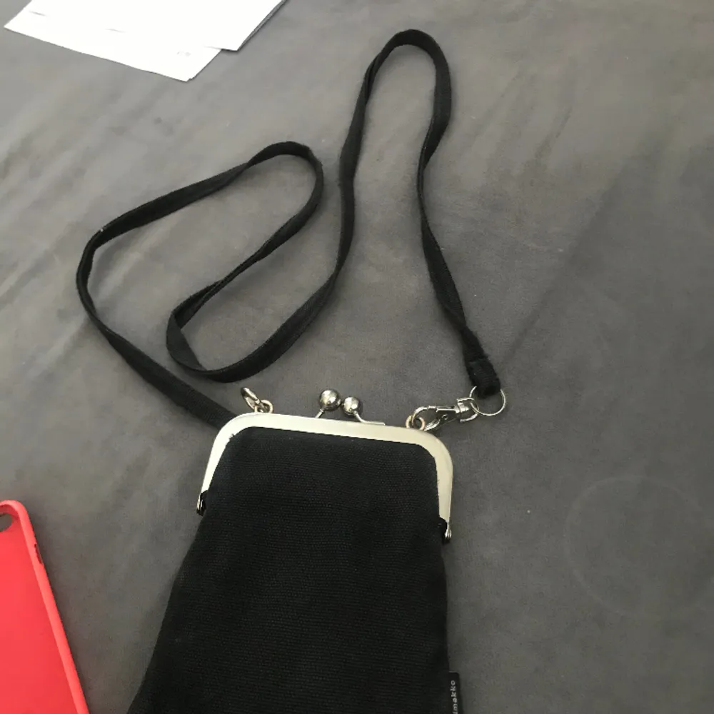 Ebba black bag by Marimekko  Size 13 x 18 Finnish design iconic item . Övrigt.