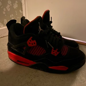 Jordan 4 - Ganska använda 