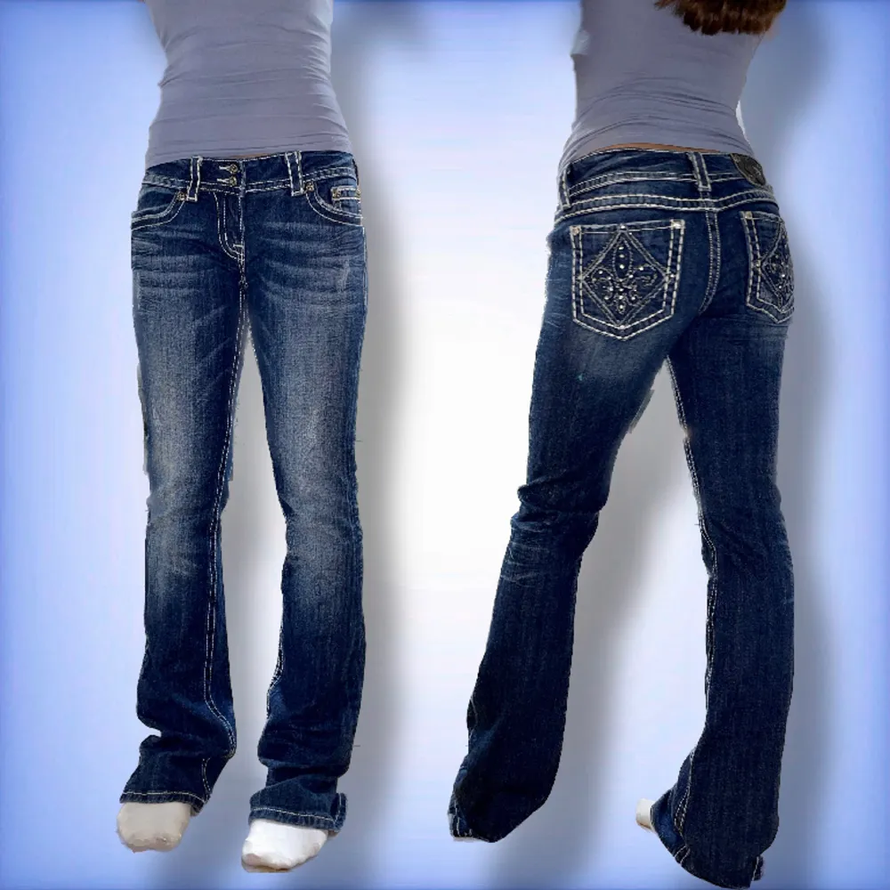 Ett par jätte fina unika bootcut, miss me jeans i ett jätte fint skick! Hör av dig om du har frågor!☺️. Jeans & Byxor.