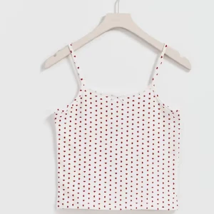 Pyjamas set!! - Säljer mitt fina Gina pyjamas set med hjärtan på💞 Super gulligt och väldigt eftertraktat. Aldrig använt endast testade, lapparna finns kvar! Linnet är i strl 146/152 o shortsen i strl 158/164💞