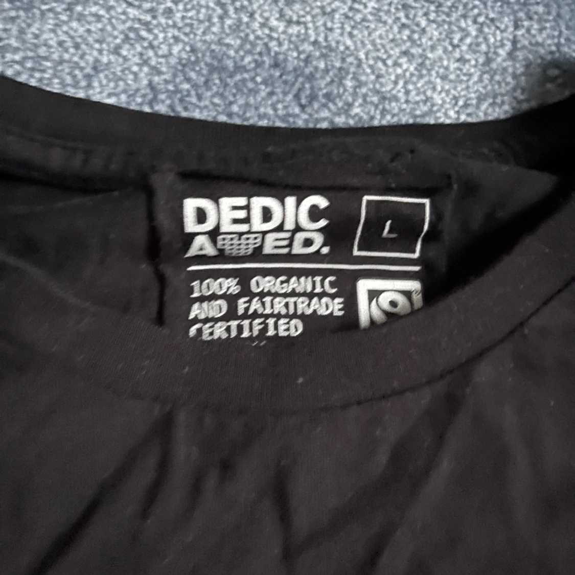 Dedicated tee - 90