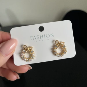 Örhängen  - Oanvända 