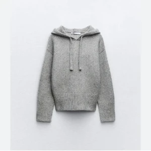 Stickad hoodie - Intressekoll på min helt slutsålda stickade tröja från zara. Ändas använd ett fåtal gånger💕