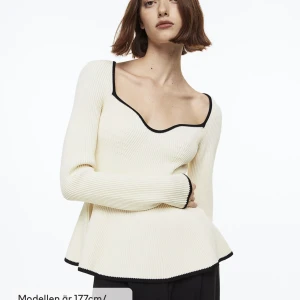 Hm volang tröja slutsåld  - Använd en gång. Strl M 