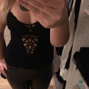 Dolce&Gabbana top - Säljer min dolce&gabbana topp då den inte kommer till användning!