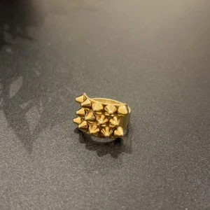 Edblads Peak Ring Gold - Säljer min Edblads ring eftersom den inte kommer till användning längre🌸  Fraktar endast 📦📫  