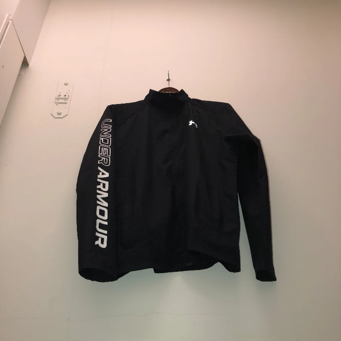 under armour windbreaker 