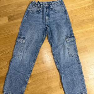 Jeans från HM storlek 170 Loosefit