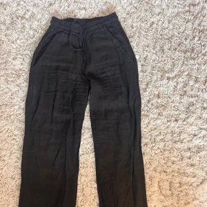 Chelsea linnebyxor  - Super snygga Chelsea linnebyxor, använda fåtal gånger och i nyskick🫶 helt slutsålda på hemsidan 💕