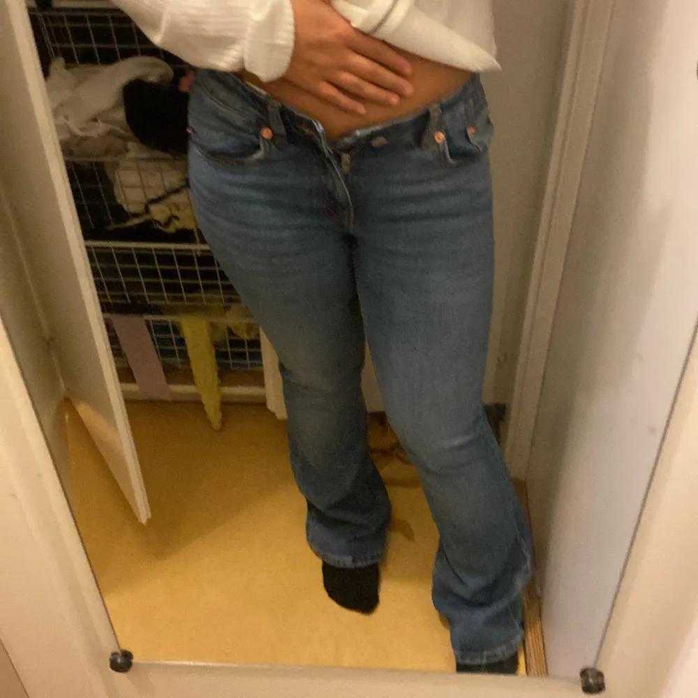 Nya jeans storlek xs short lenght . Jeans & Byxor.