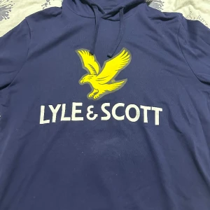 Lyle&scott tröja - Helt ny Lyle&scott hodie för endast 399kr. Säljs på grund av att köpte fel storlek. Storlek XL 
