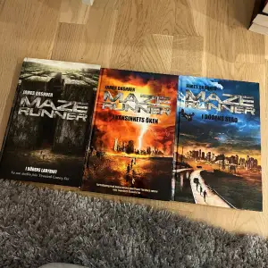 Alla tre böckerna från Maze runner serien - baserad på filmerna.  På svenska. 90kr för alla tre