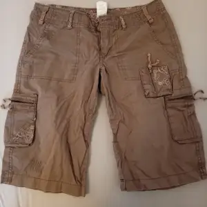 Vintage shorts med mycket fina detaljer 💕100% bomull 