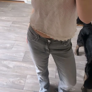 Jeans  - Superfina jeans med slits nere, från zara⭐️ 