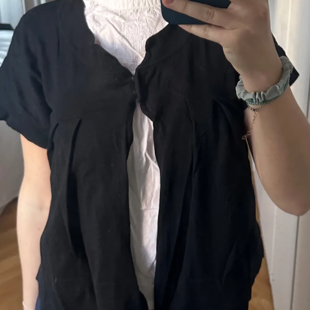 Jätte fin kofta, använd ett fåtal gånger köpt secondhand . Neuletakit & Villapaidat.