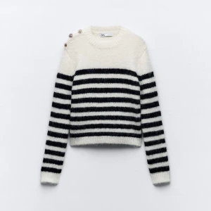 Stickad tröja - Tjockare stickad tröja Aldrig använd, utan prislapp  Ordinarie pris: 399kr  Fri frakt