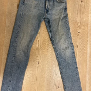 LEE jeans slim  - Säljer ett par LEE jeans i storlek 30/32 och 9/10 skick som nya, hör av dig vid frågor