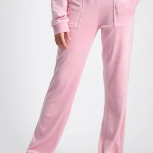 Juicy couture - Säljer mina rosa juicy byxor, använda få gånger, kontakta för fler bilder💕