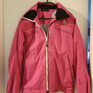 Skidjacka Cross - Skidjacka  i fint skick  använd få gånger 