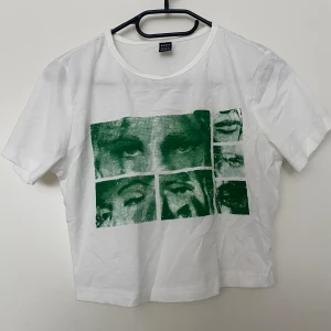 Croptopp - En kort tröja från SHEIN i storlek M. Endast testad 