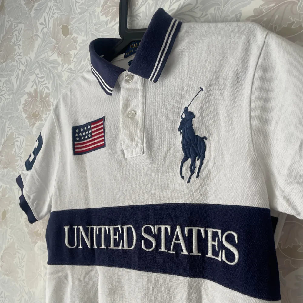 Ralph Lauren USA polo Small  Pit to Pit 48cm Length 70cm. T-shirts.